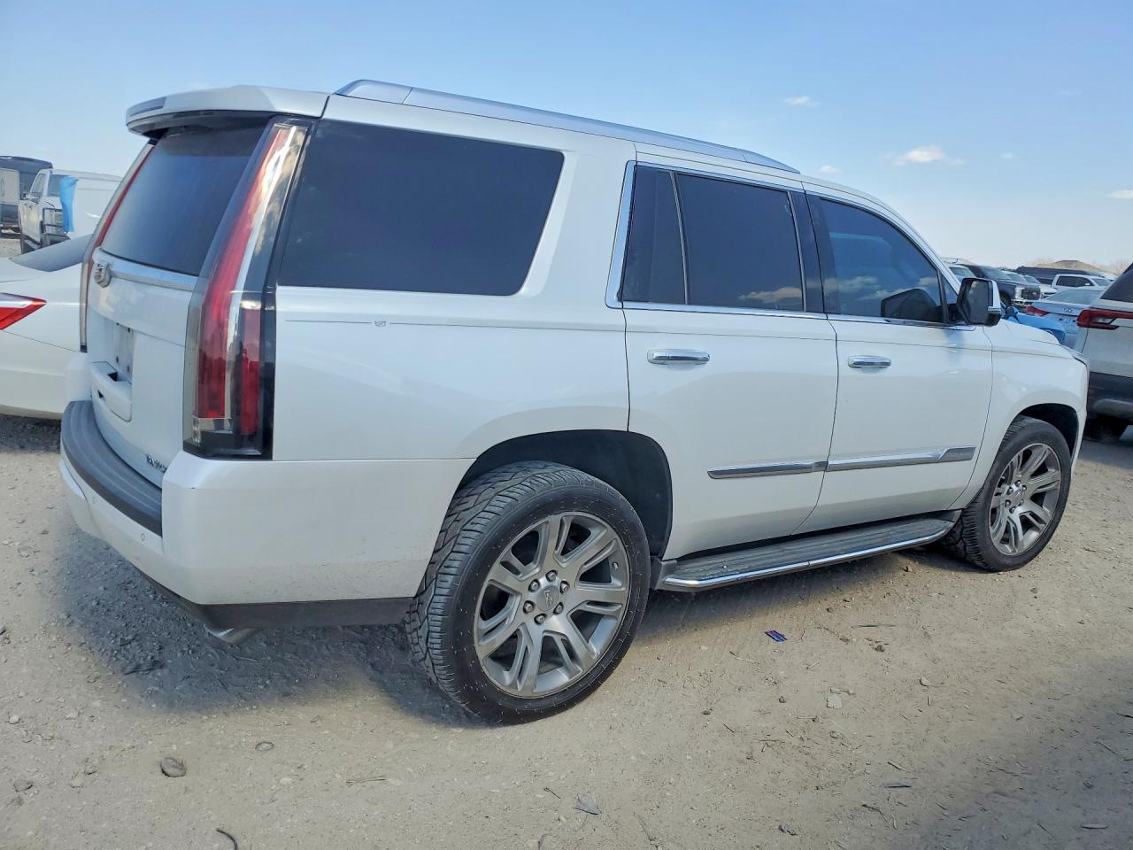2016 CADILLAC ESCALADE LUXURY photo 7