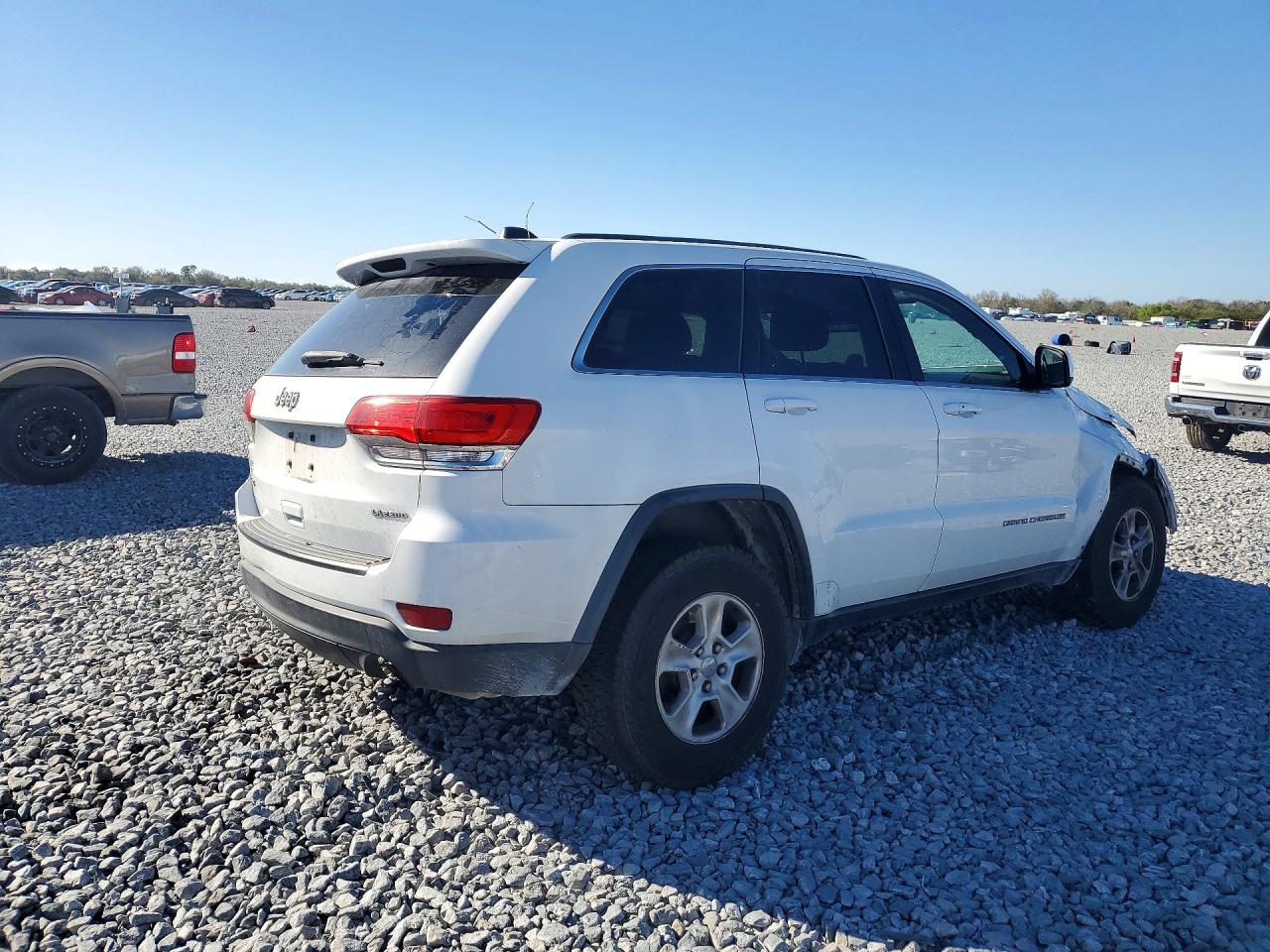 2015 JEEP GRAND CHEROKEE LAREDO photo 3