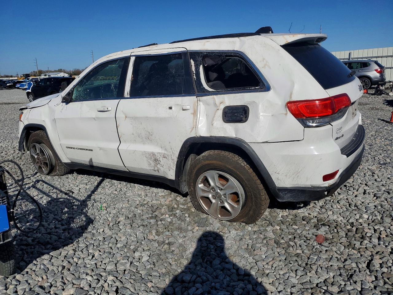 2015 JEEP GRAND CHEROKEE LAREDO photo 2