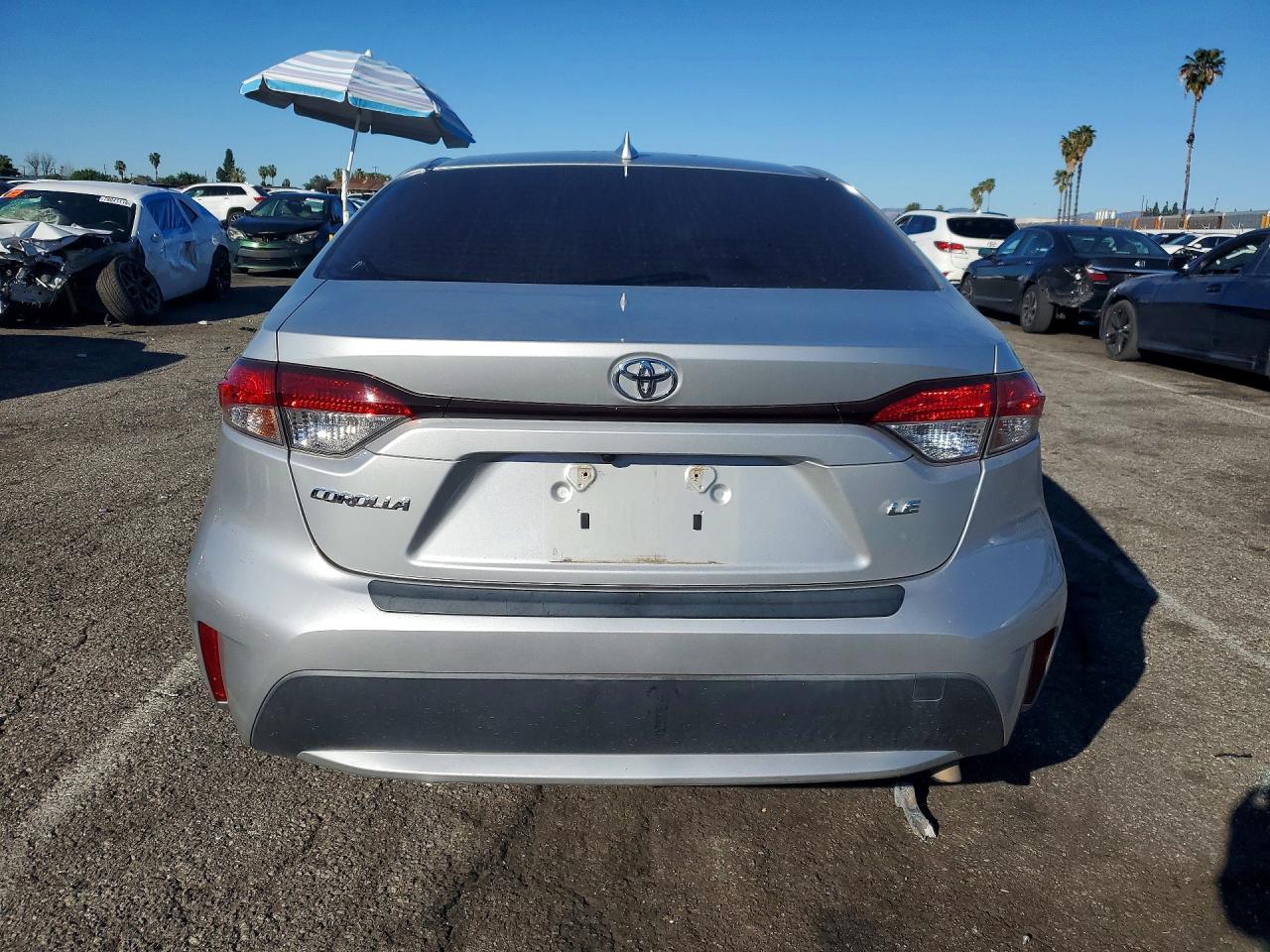 2020 TOYOTA COROLLA LE photo 6