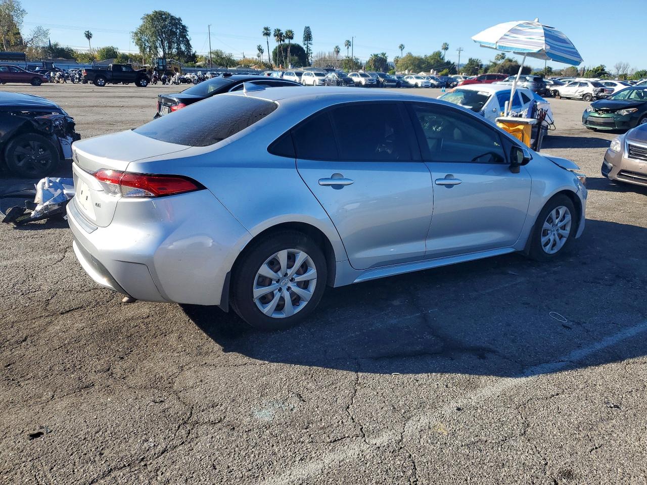 2020 TOYOTA COROLLA LE photo 3