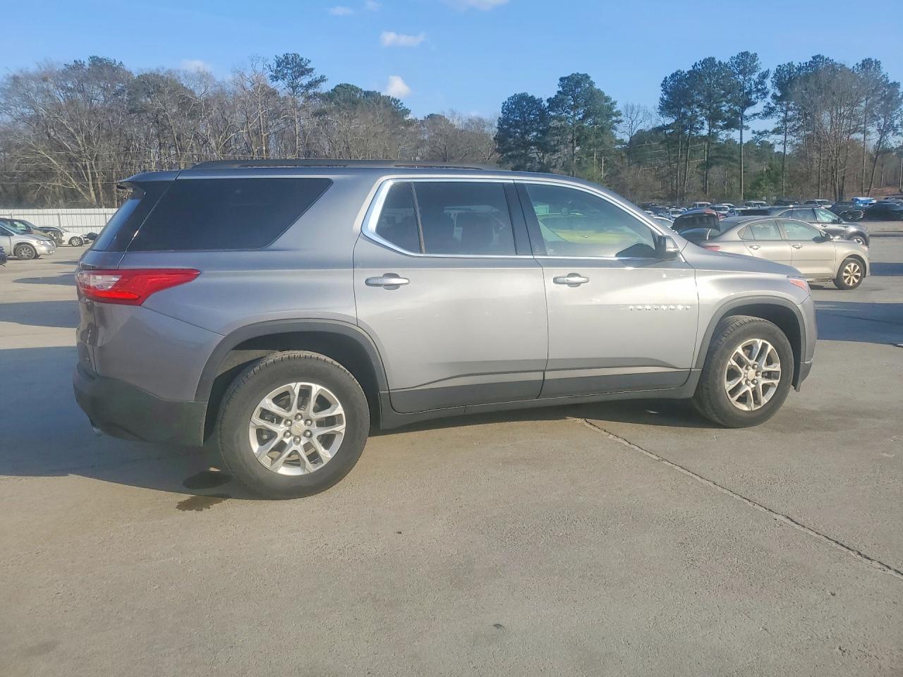 2020 CHEVROLET TRAVERSE LT photo 5