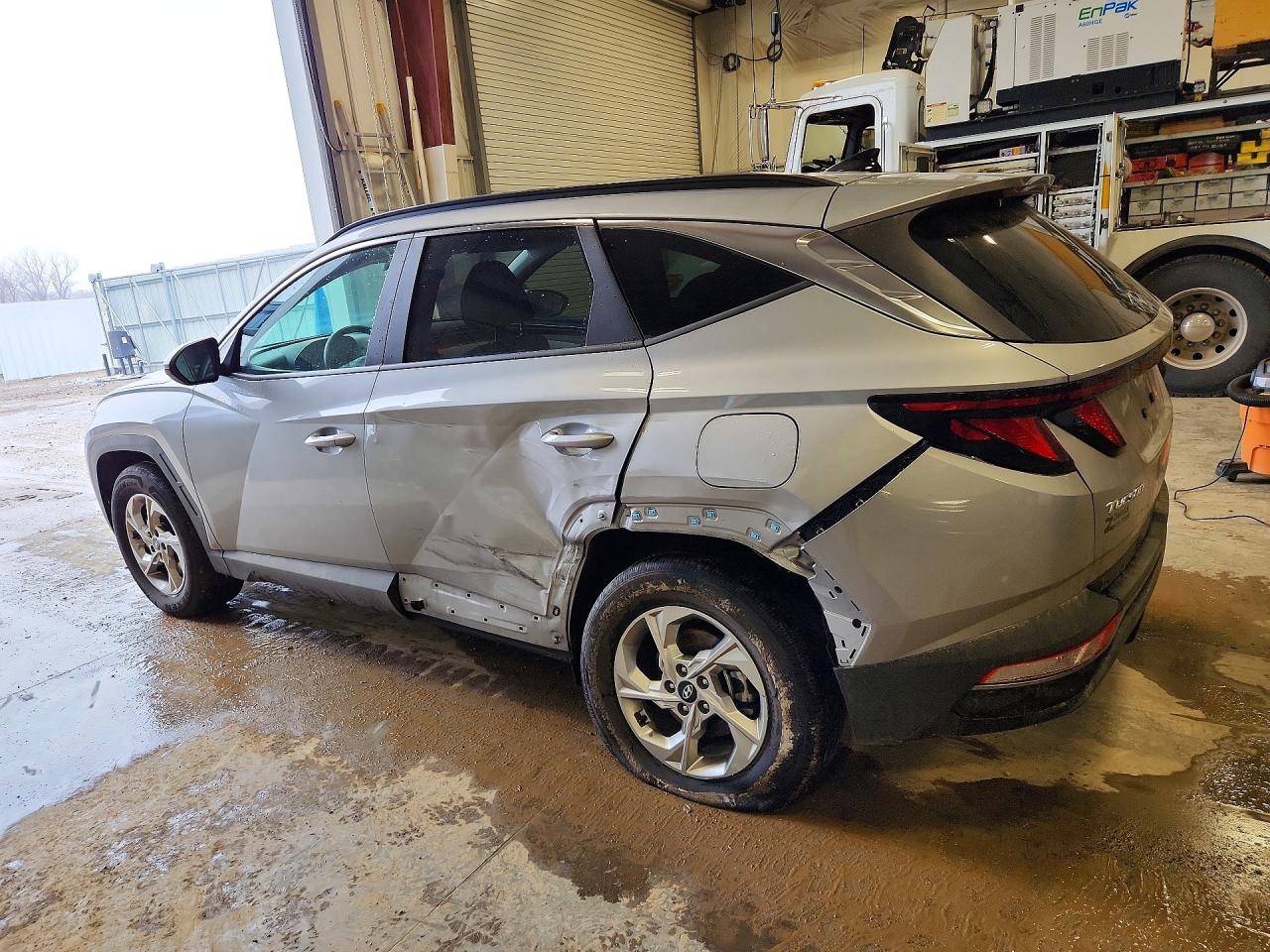 2024 HYUNDAI TUCSON SEL photo 2