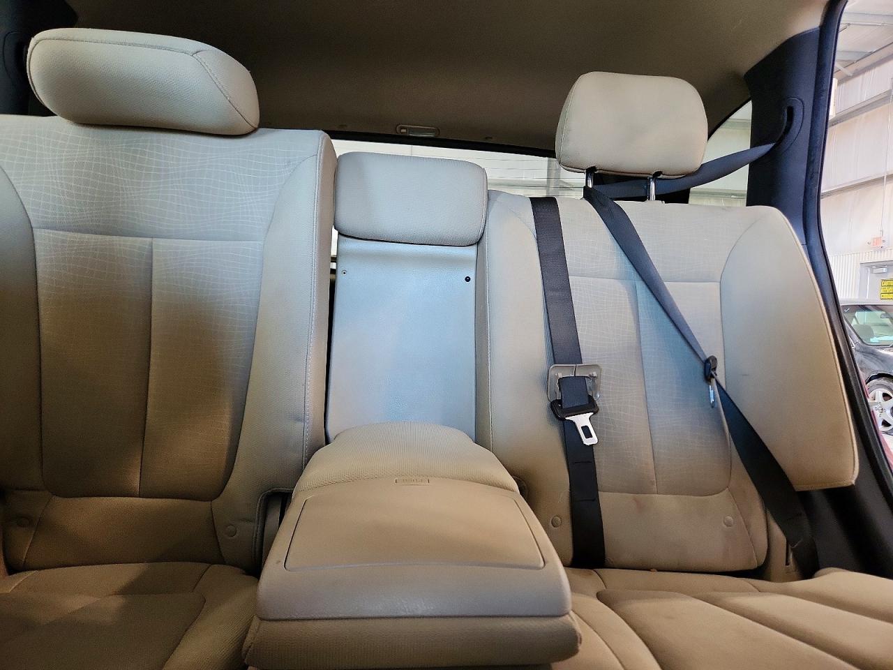 2012 HYUNDAI SANTA FE GLS photo 28