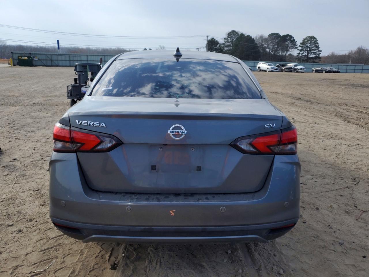 2021 NISSAN VERSA SV photo 16