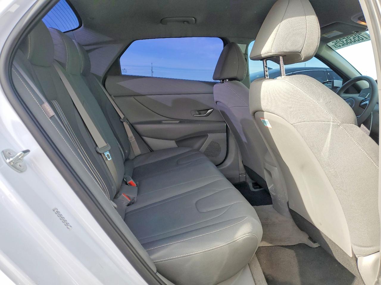 2024 HYUNDAI ELANTRA SEL photo 19