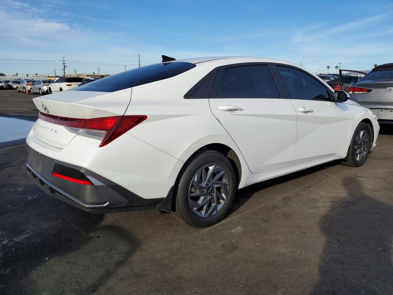 2024 HYUNDAI ELANTRA SEL photo 5