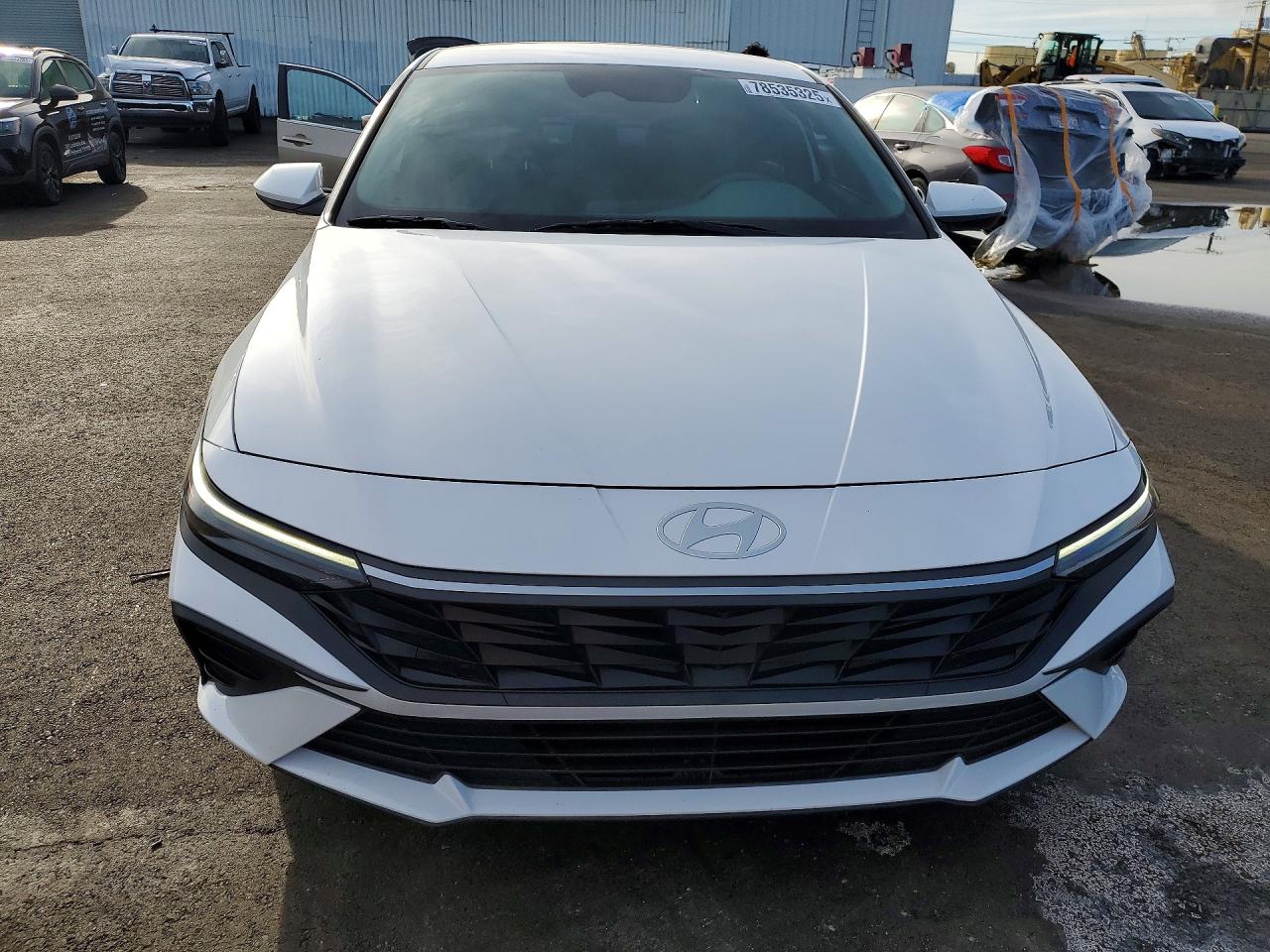 2024 HYUNDAI ELANTRA SEL photo 9
