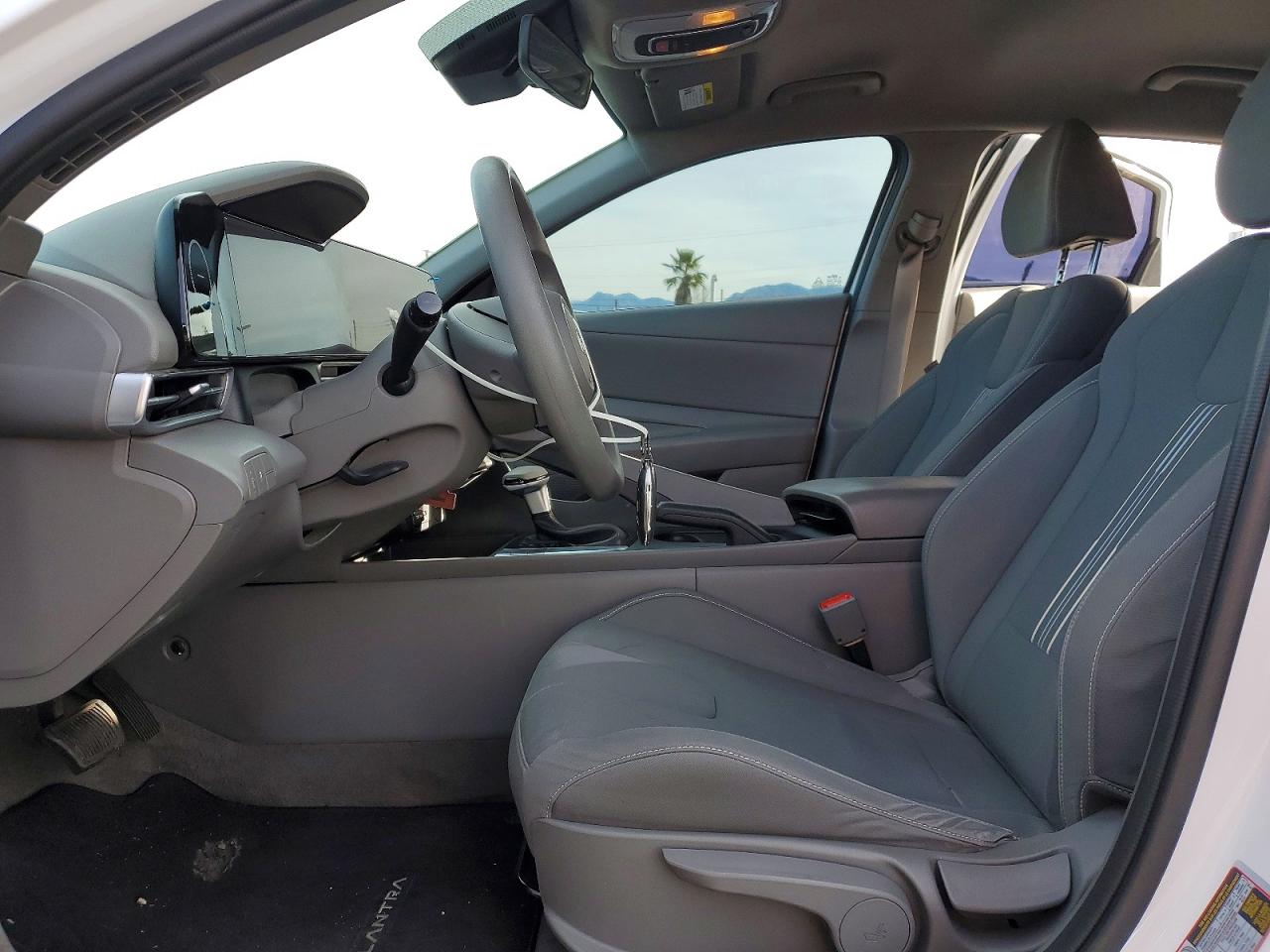 2024 HYUNDAI ELANTRA SEL photo 13
