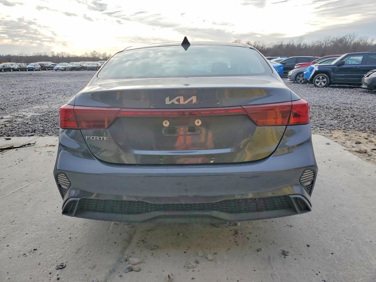 2024 KIA FORTE LX photo 6