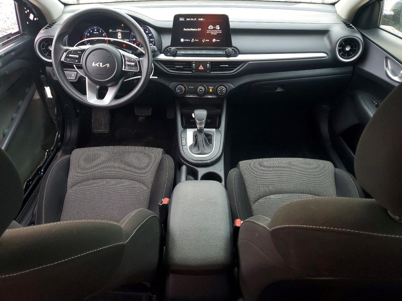 2024 KIA FORTE LX photo 8