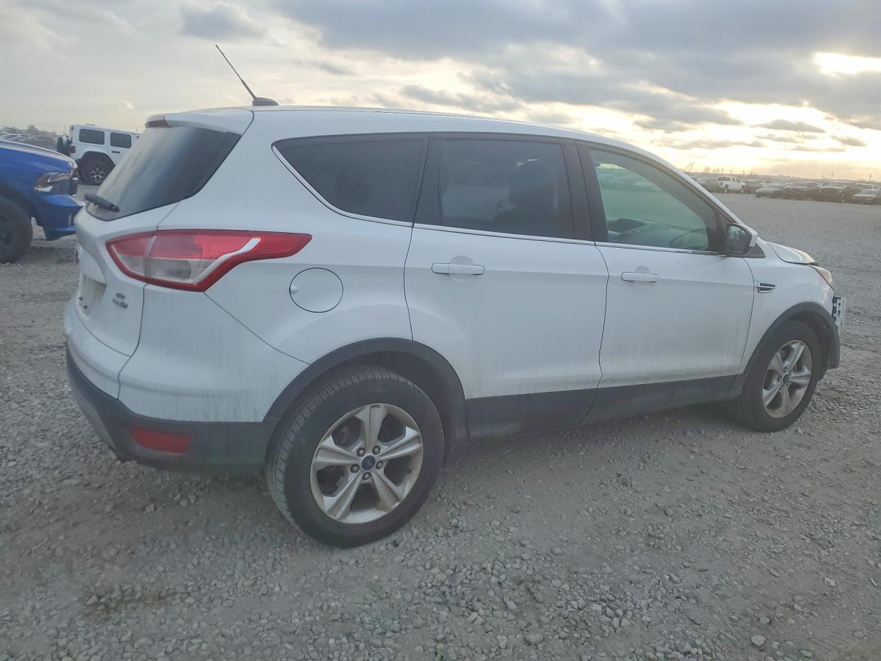 2014 FORD ESCAPE SE photo 3