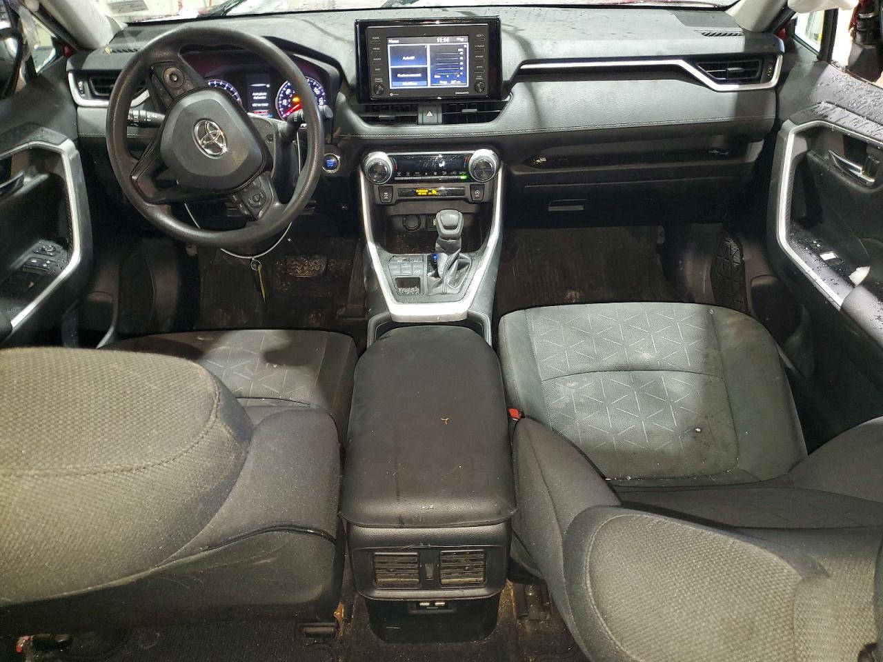 2021 TOYOTA RAV4 XLE photo 15