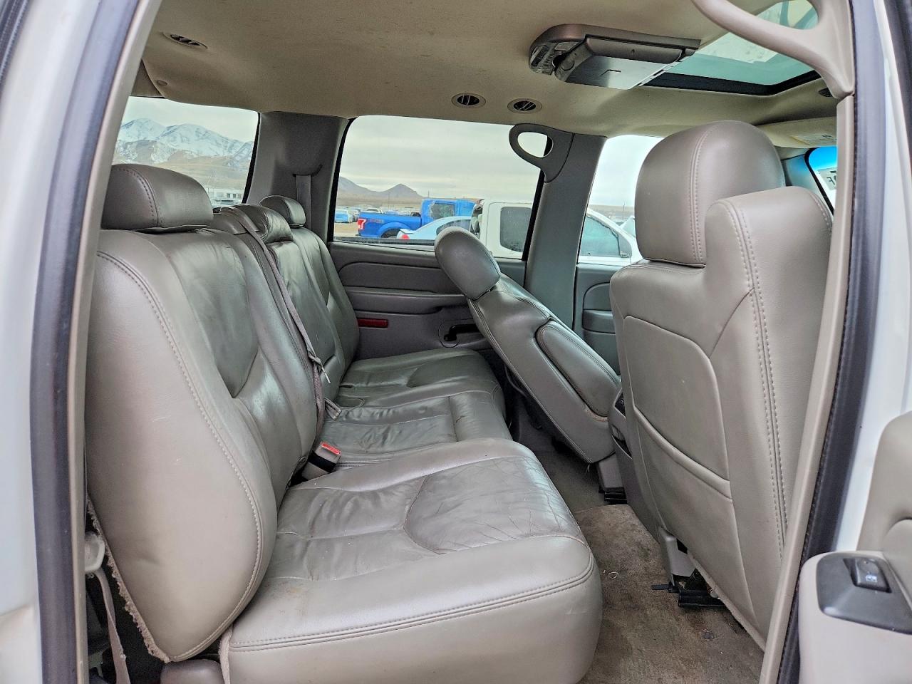 2005 CHEV SUBURBAN K1500 photo 10