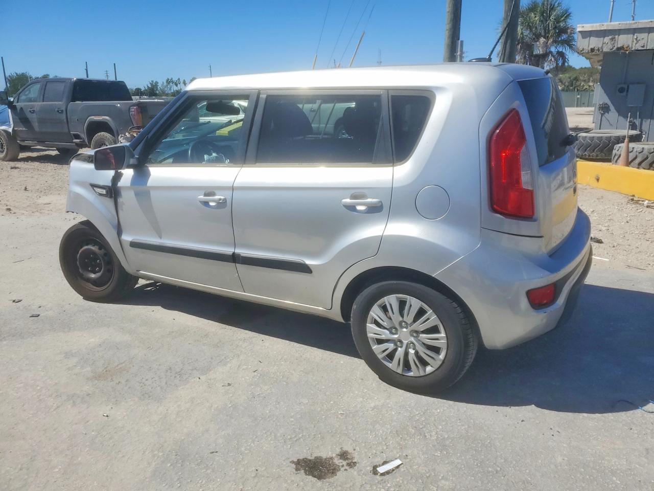 2013 KIA SOUL BASE photo 2