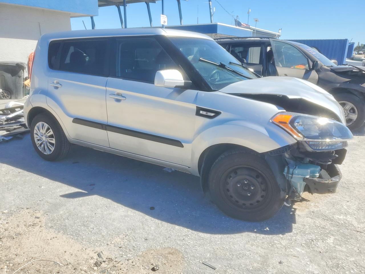 2013 KIA SOUL BASE photo 4