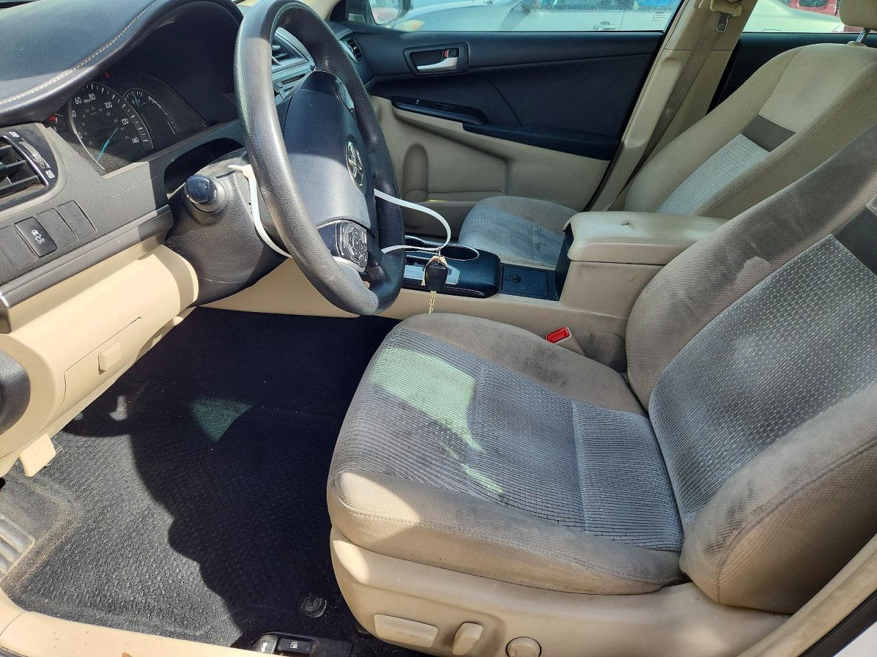2012 TOYOTA CAMRY LE photo 13