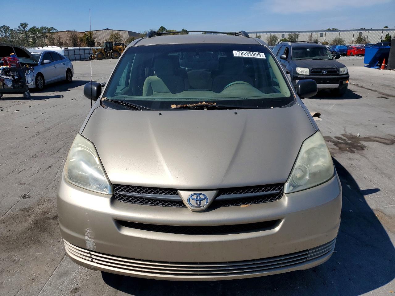 2004 TOYOTA SIENNA LE 7 PASSENGER photo 5