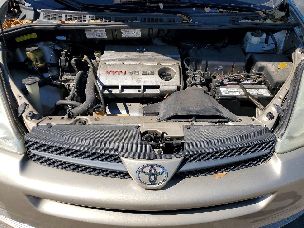 2004 TOYOTA SIENNA LE 7 PASSENGER photo 12