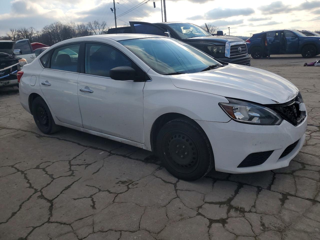 2018 NISSAN SENTRA S photo 4