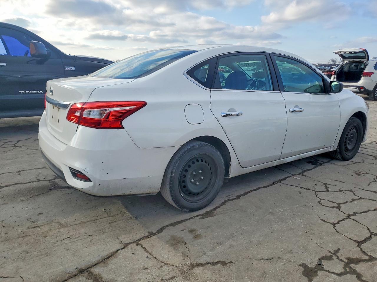 2018 NISSAN SENTRA S photo 3