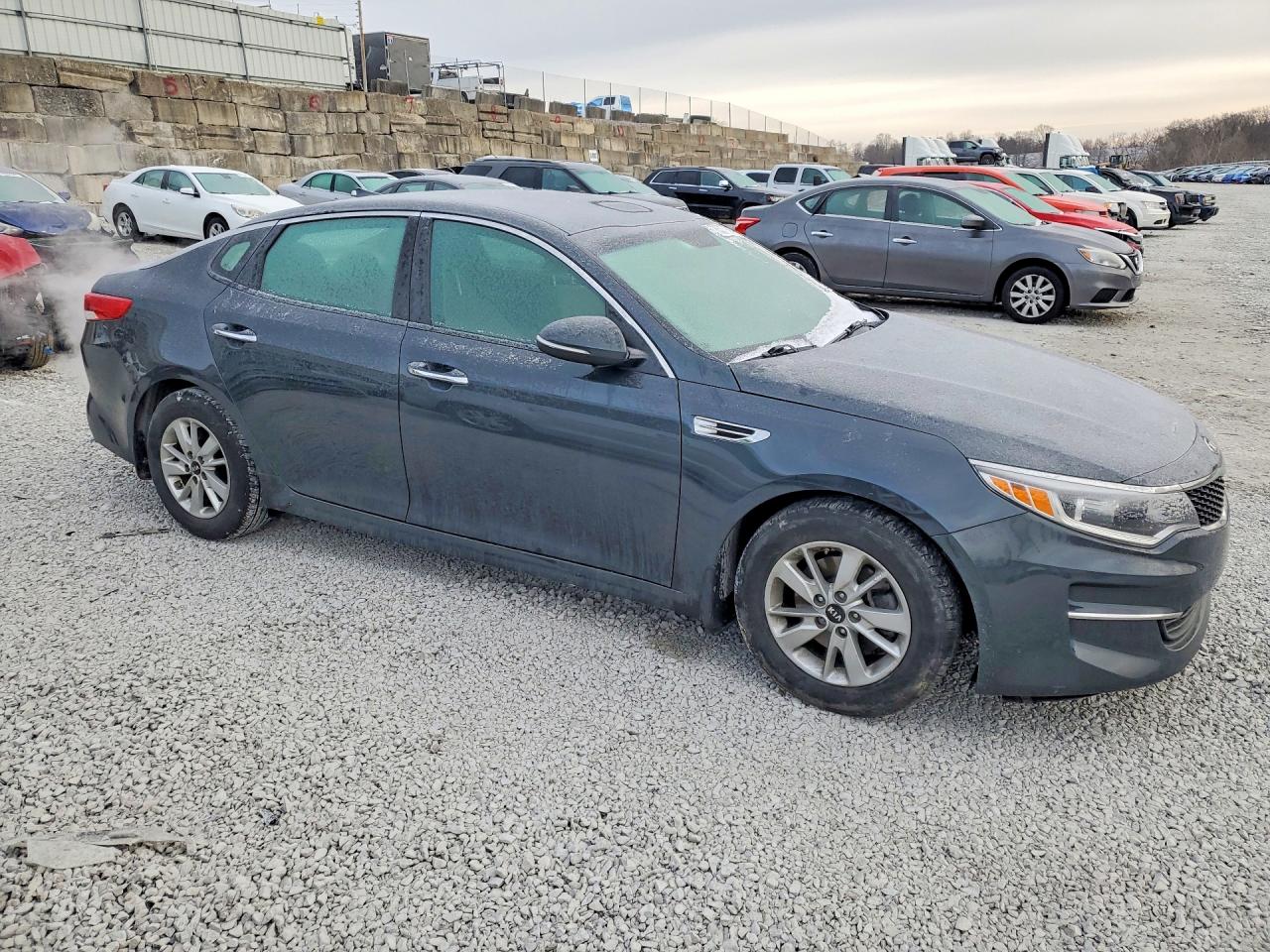 2016 KIA OPTIMA LX photo 4
