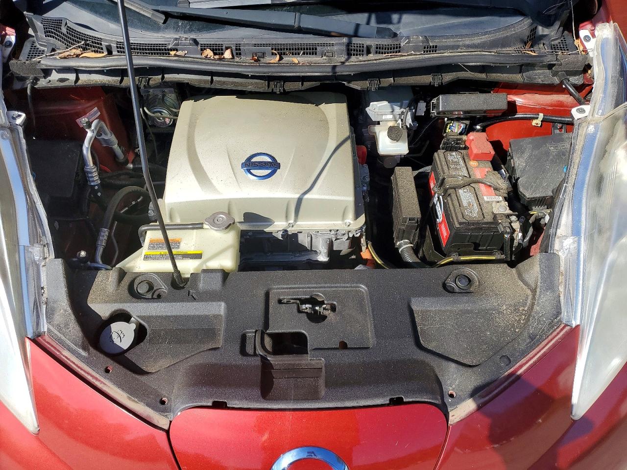 2014 NISSAN LEAF S photo 11