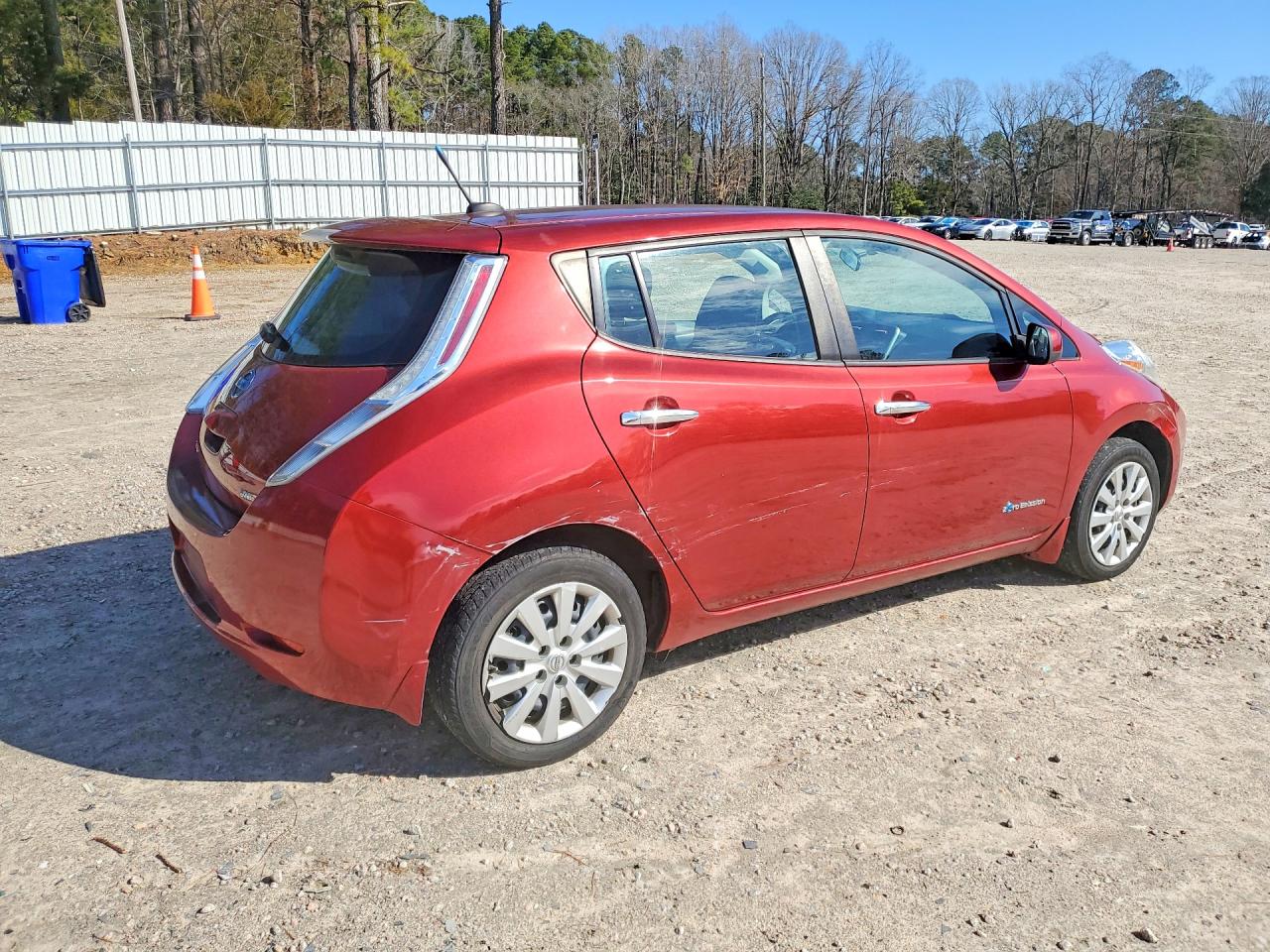 2014 NISSAN LEAF S photo 3
