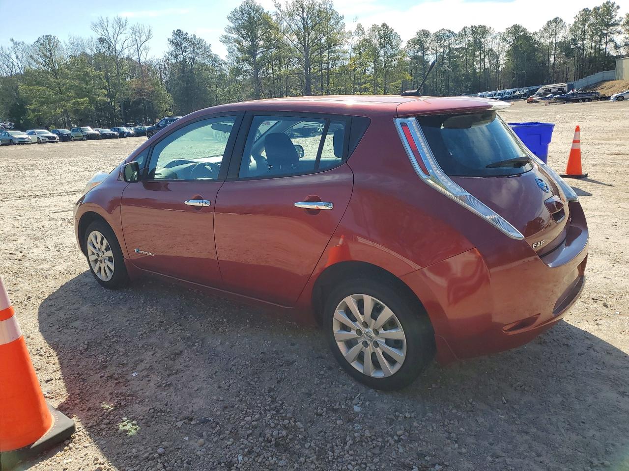 2014 NISSAN LEAF S photo 2