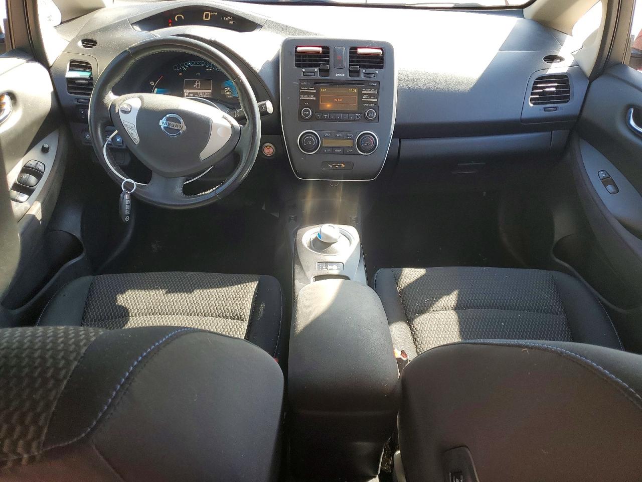2014 NISSAN LEAF S photo 8