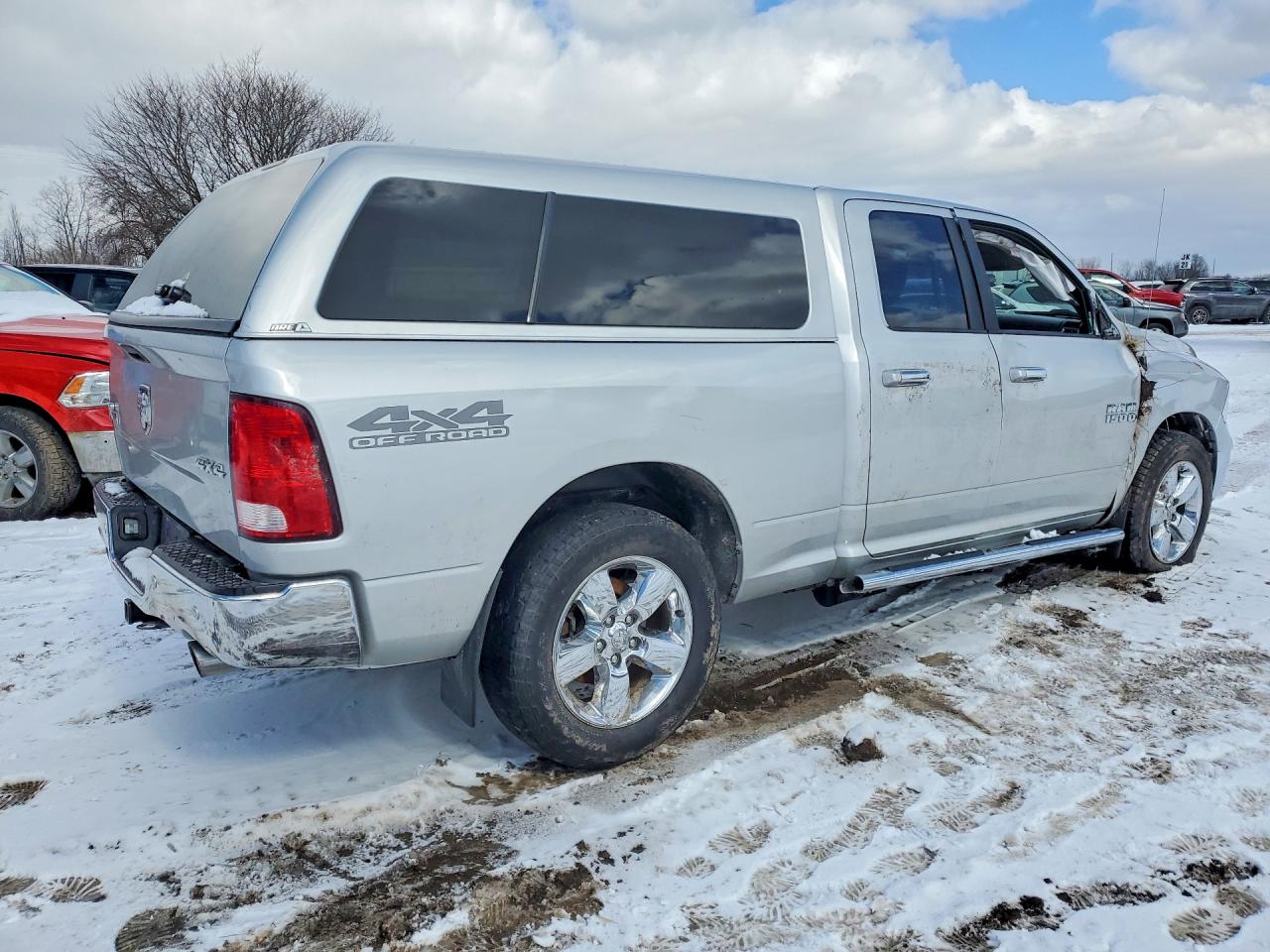 2018 RAM 1500 SLT photo 3