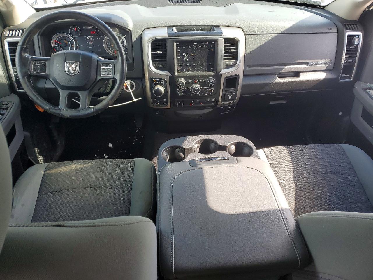 2018 RAM 1500 SLT photo 8