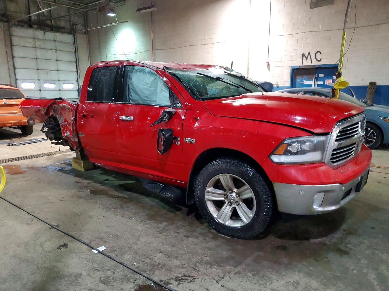 2014 RAM 1500 SLT photo 4