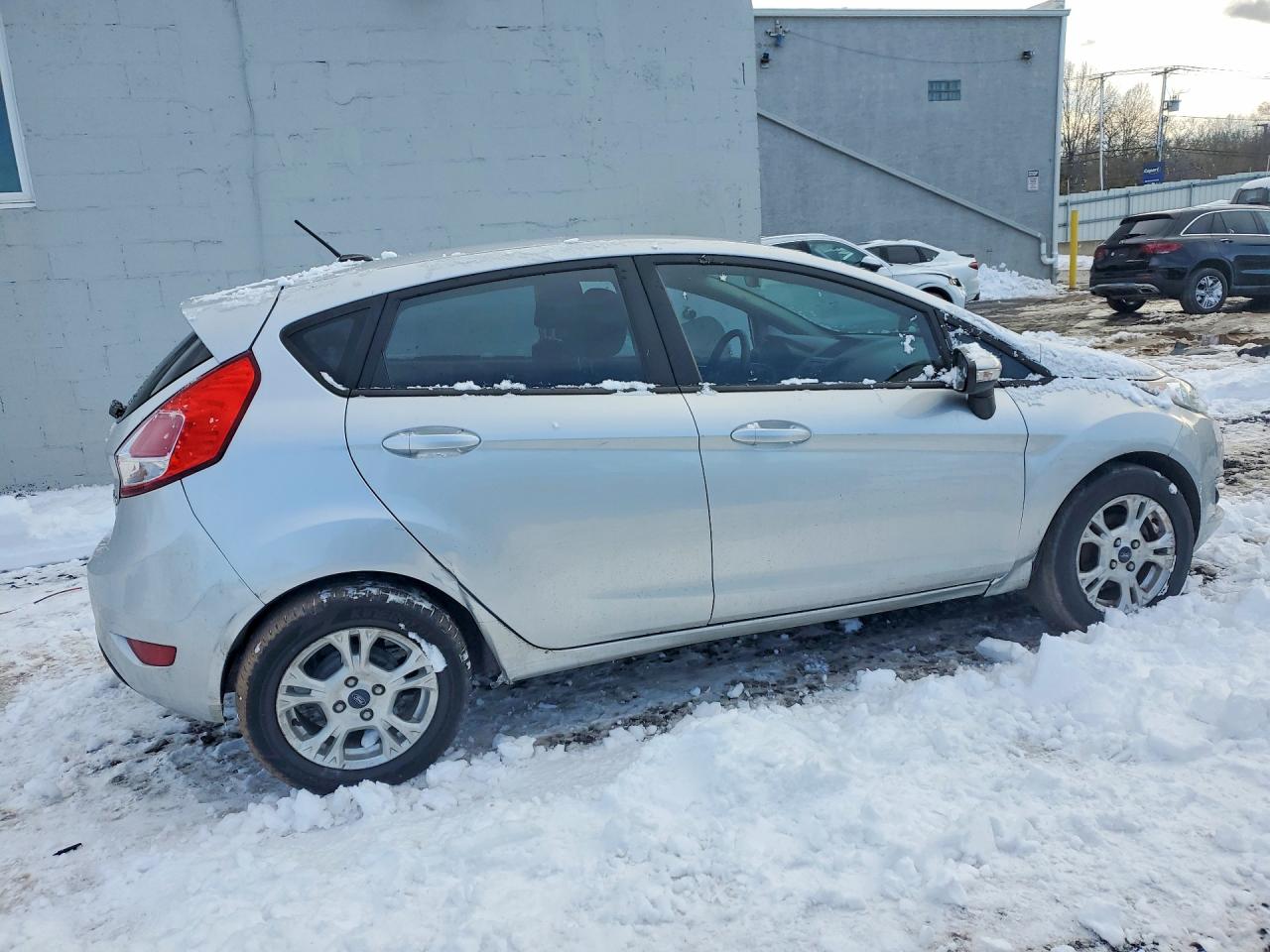 2015 FORD FIESTA SE photo 5