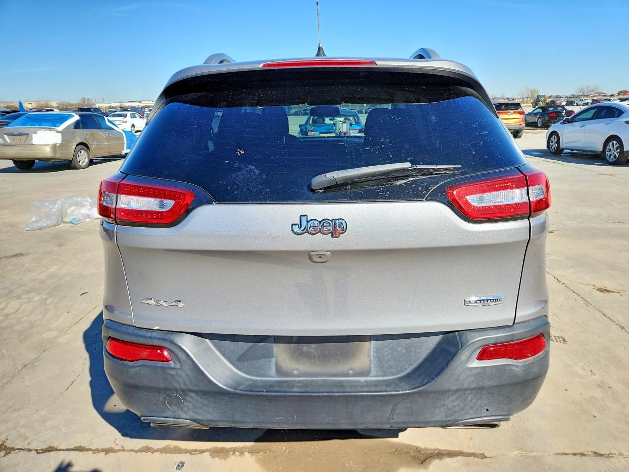 2015 JEEP CHEROKEE LATITUDE photo 11