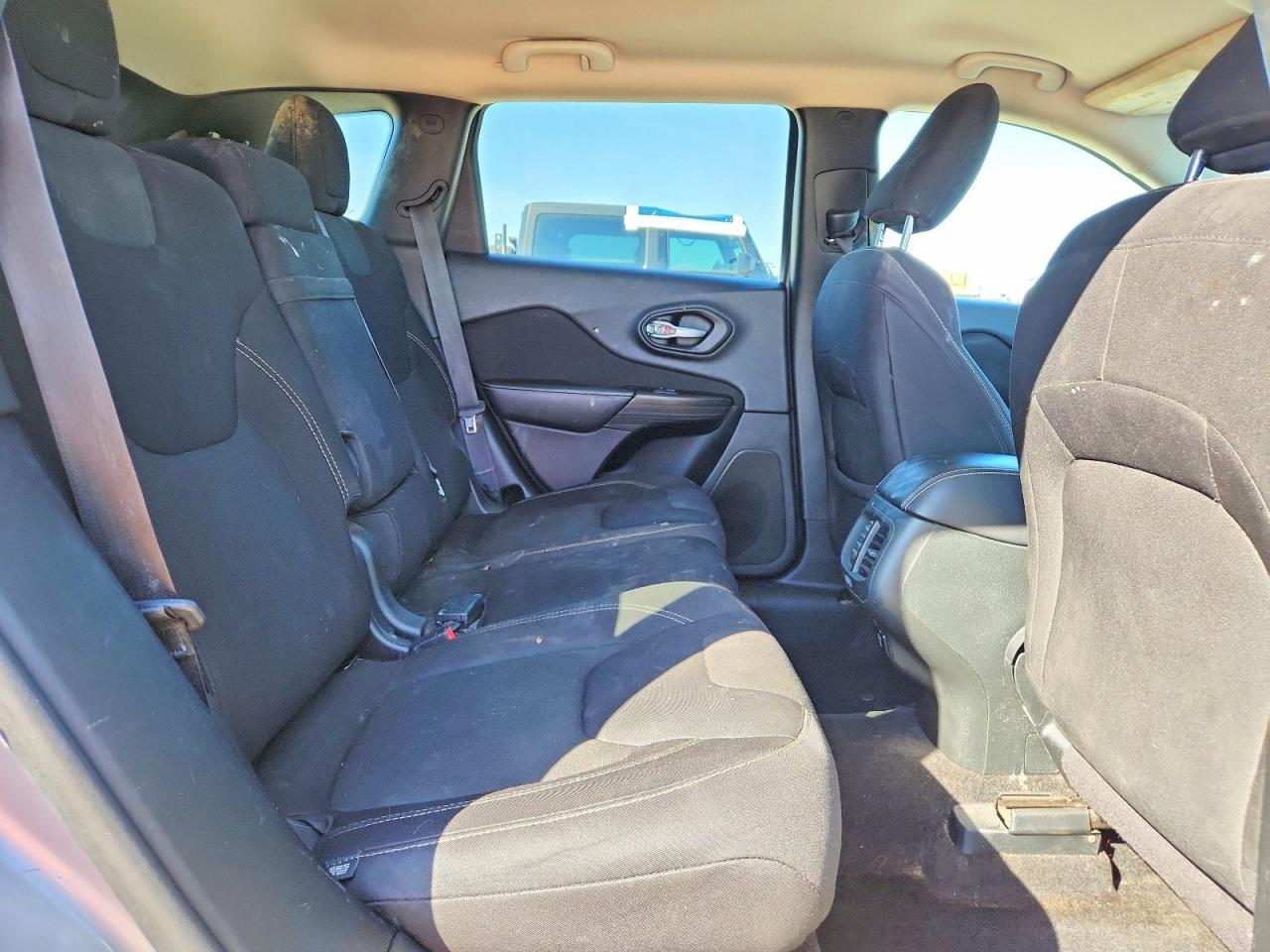 2015 JEEP CHEROKEE LATITUDE photo 21