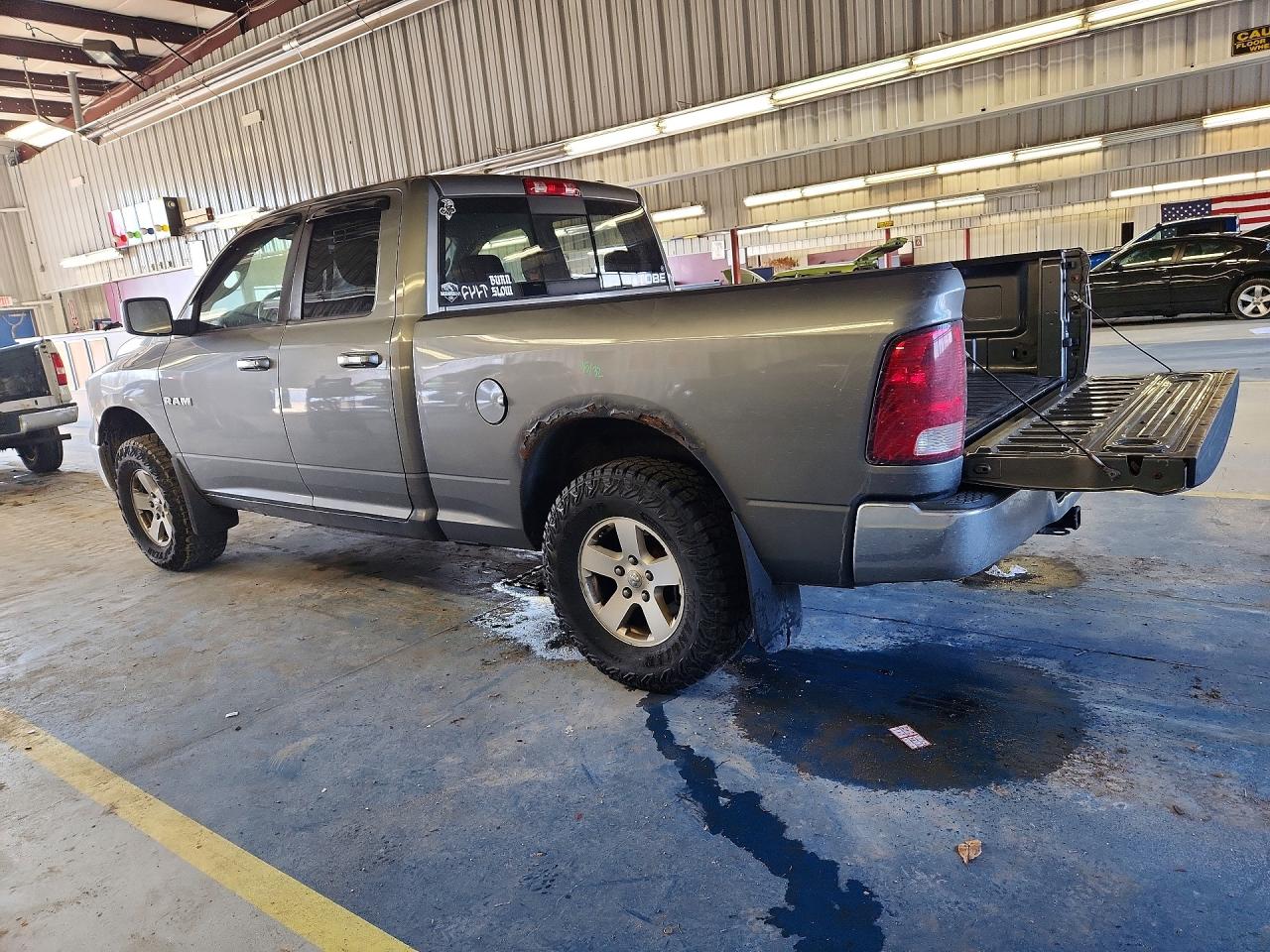 2010 DODGE RAM 1500 photo 2