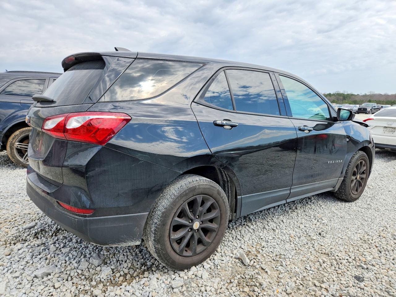 2019 CHEVROLET EQUINOX LS photo 3