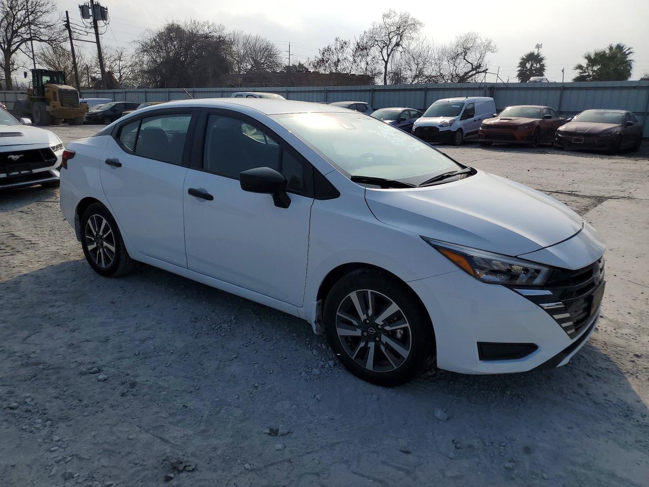 2025 NISSAN VERSA S photo 7