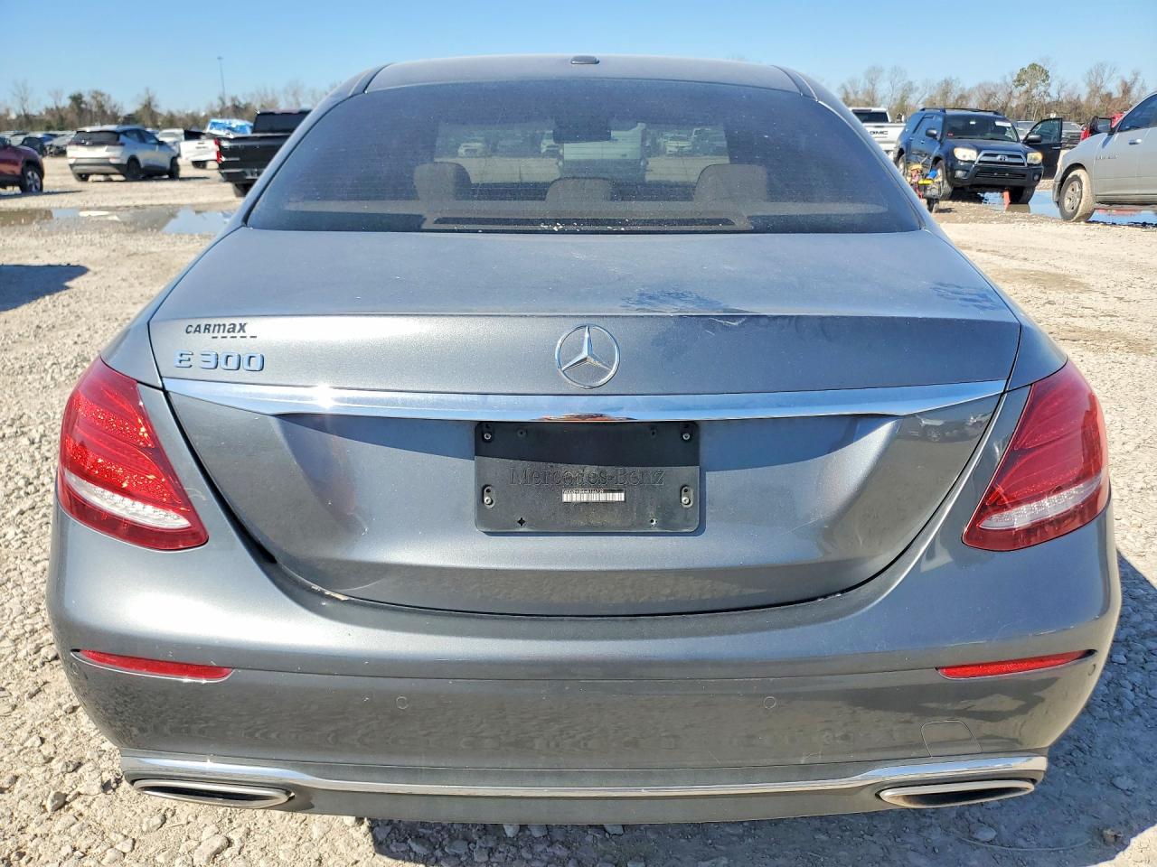 2017 MERCEDES-BENZ E 300 photo 16