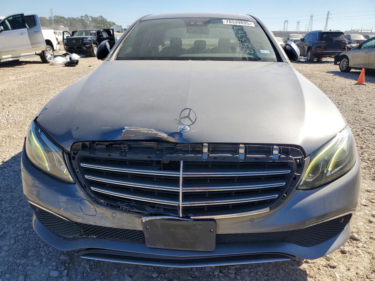 2017 MERCEDES-BENZ E 300 photo 13
