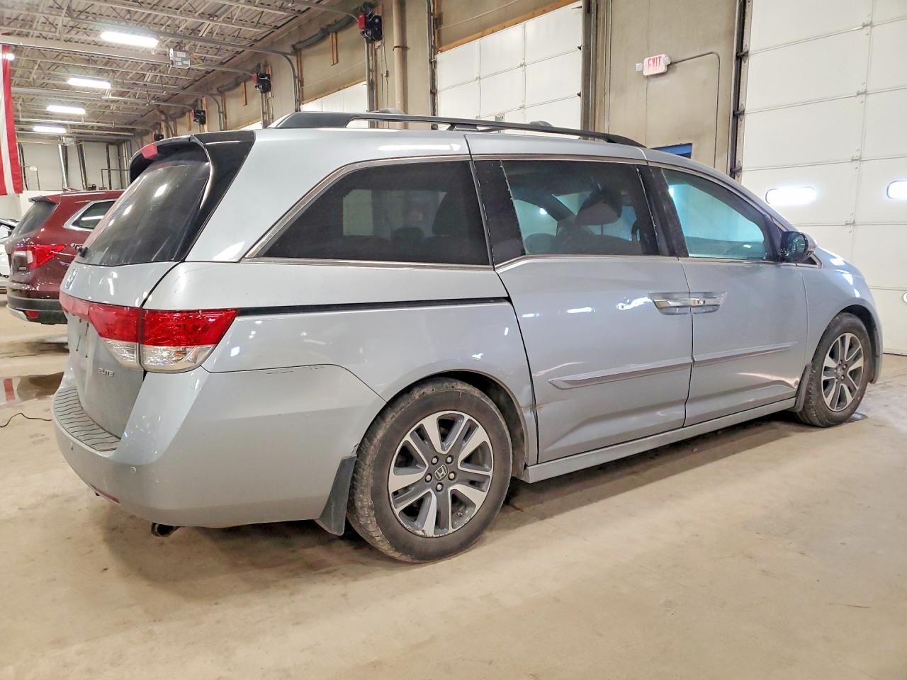 2016 HONDA ODYSSEY TOURING photo 5