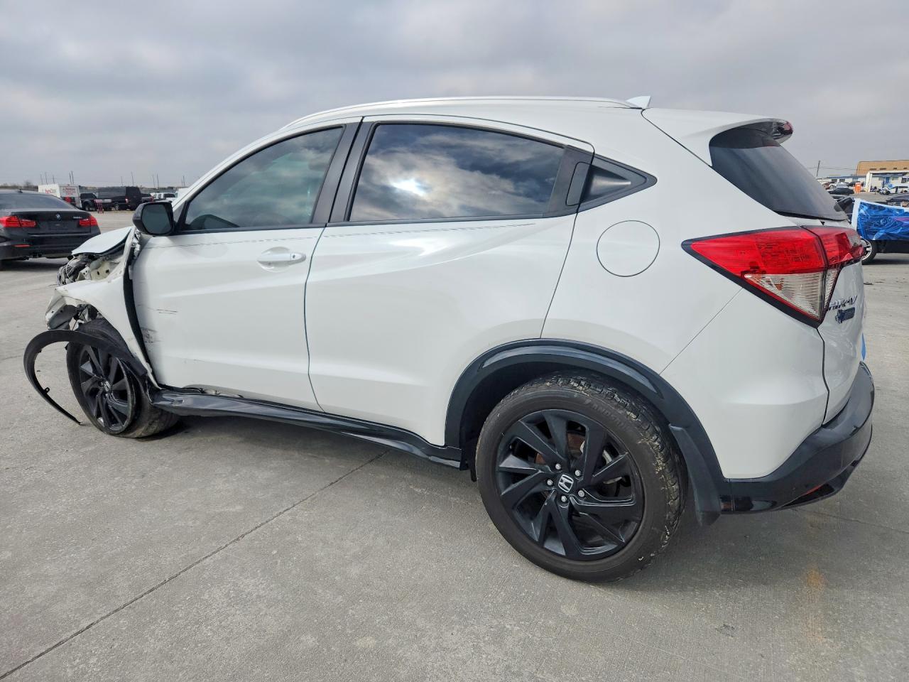 2021 HONDA HR-V SPORT photo 2