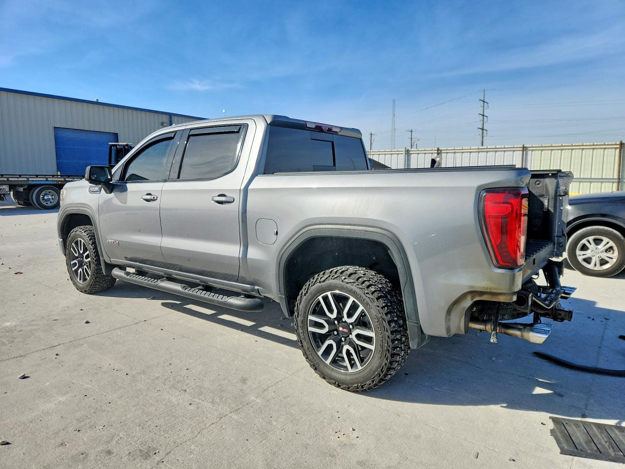 2021 GMC SIERRA K1500 AT4 photo 2