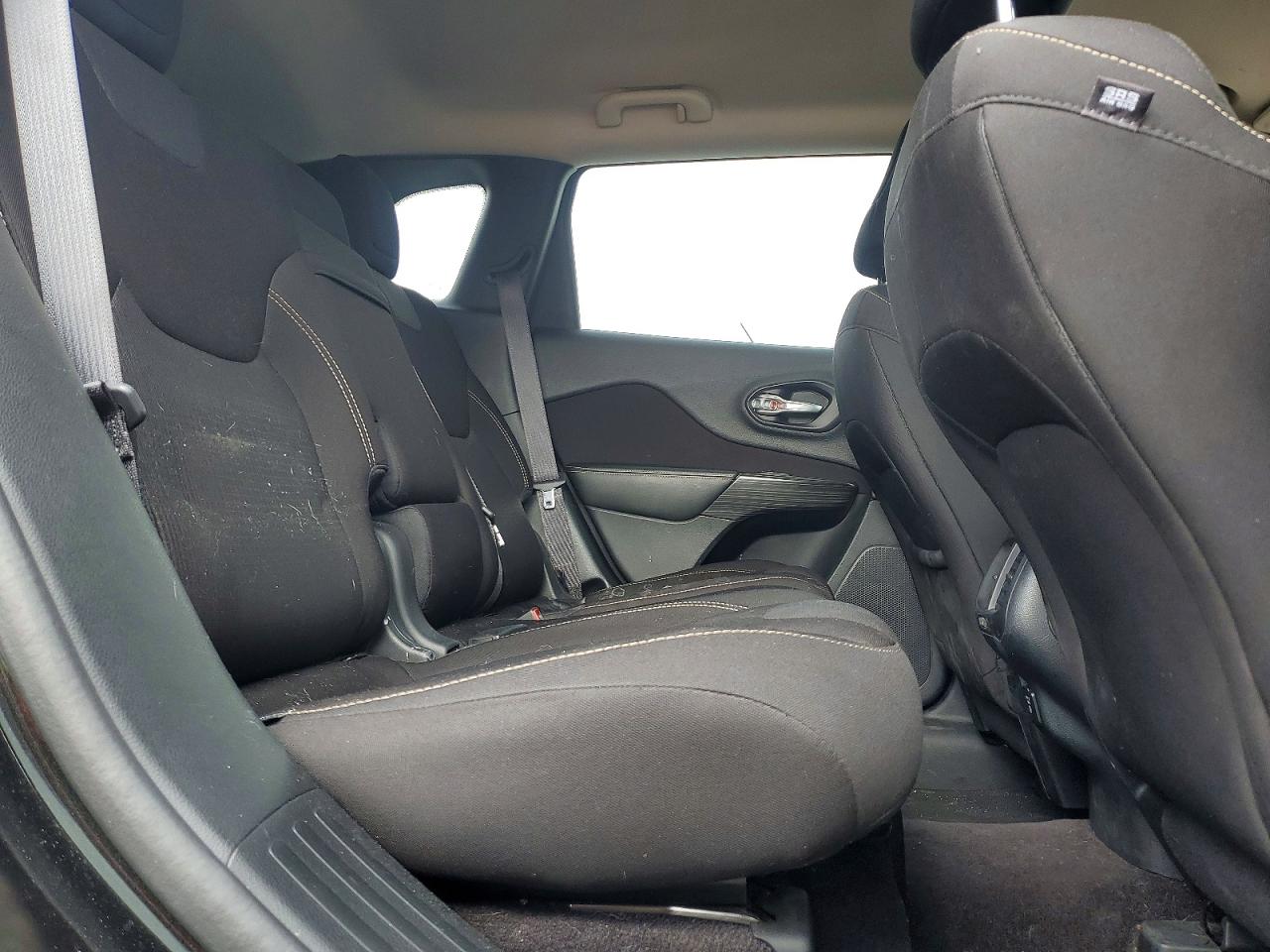 2016 JEEP CHEROKEE LATITUDE photo 21