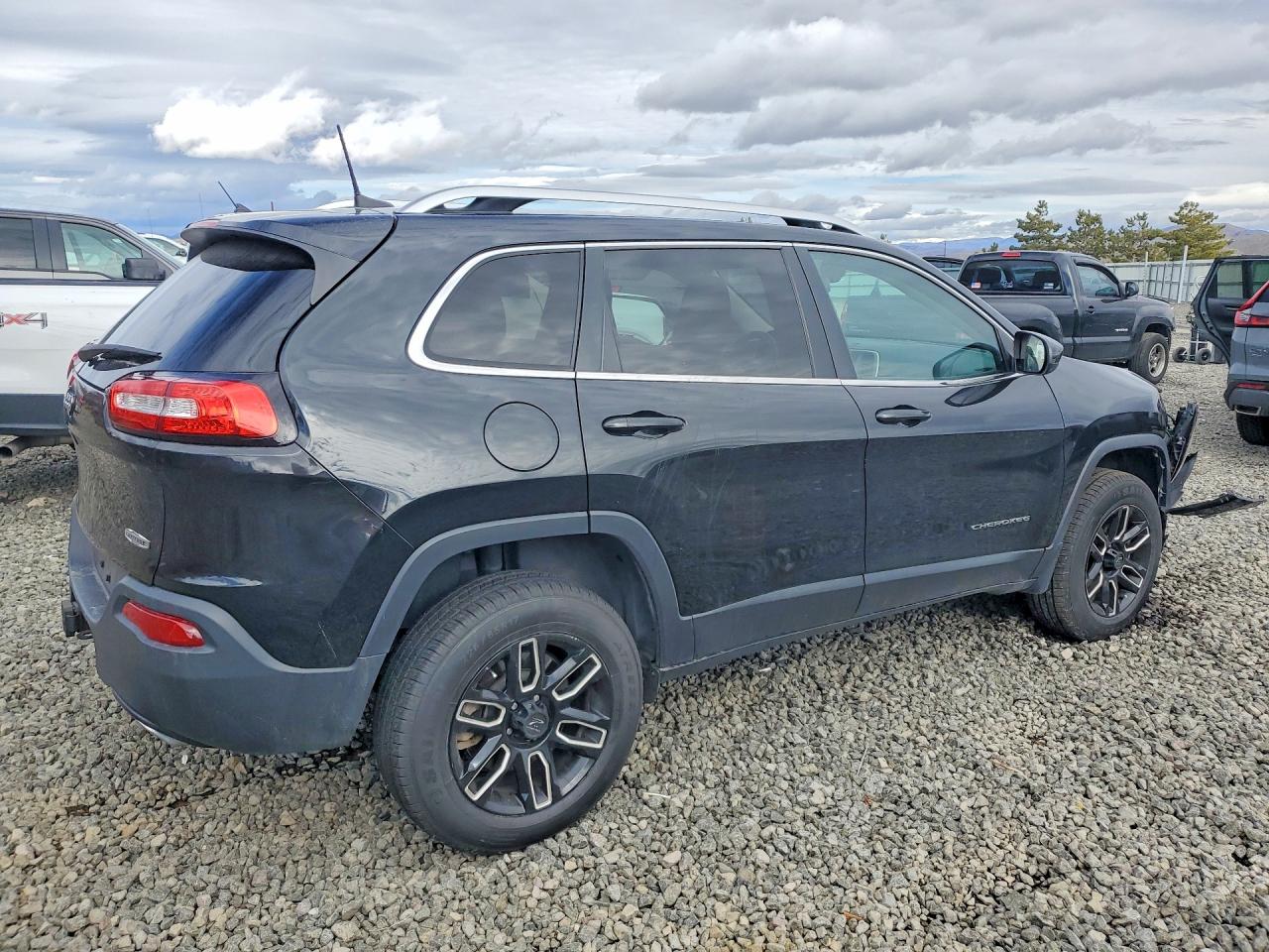 2016 JEEP CHEROKEE LATITUDE photo 5