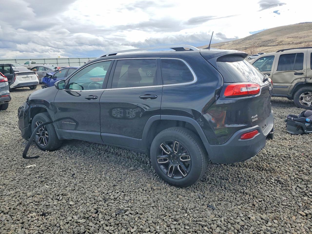 2016 JEEP CHEROKEE LATITUDE photo 3