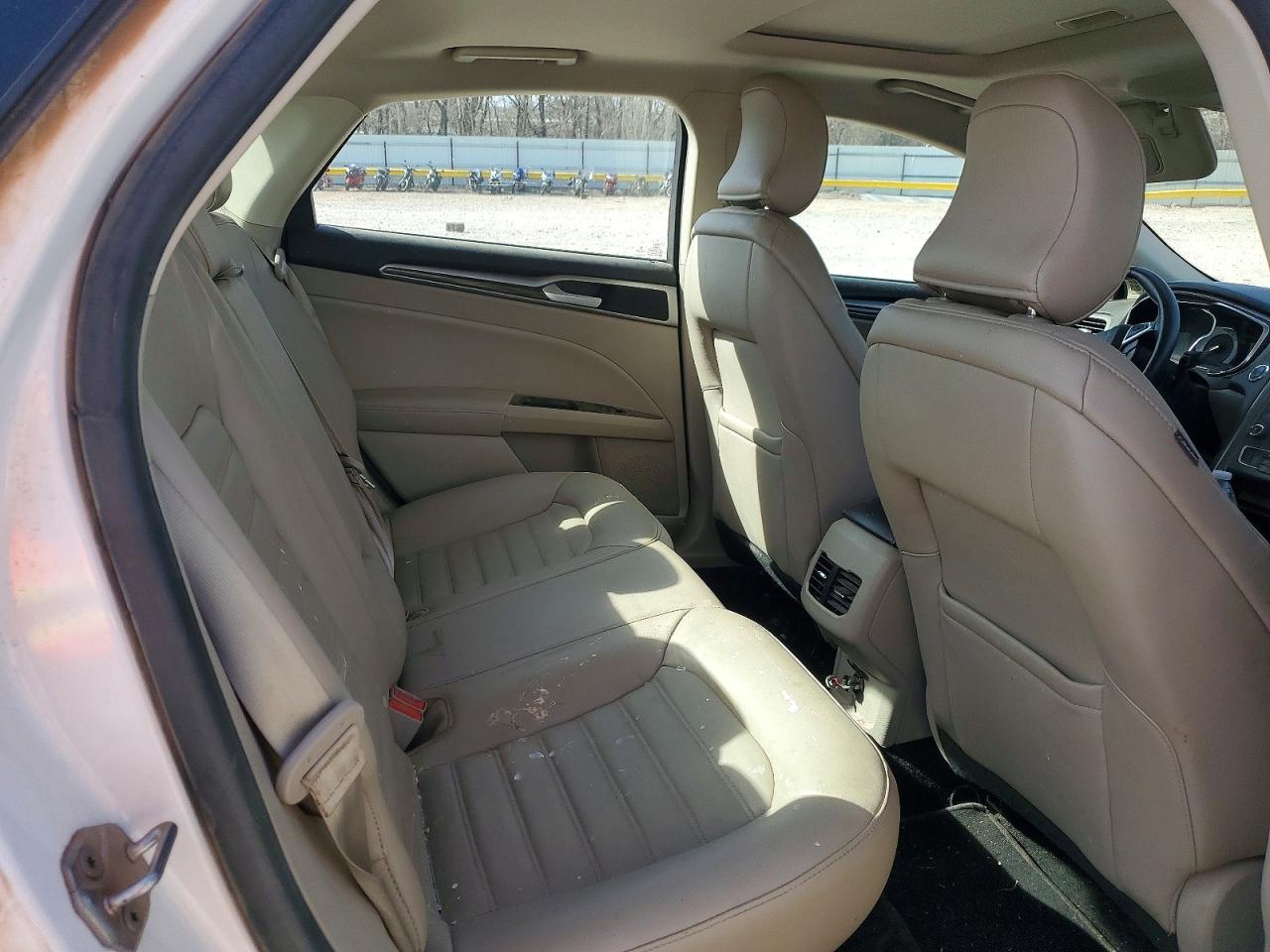2018 FORD FUSION SE photo 19