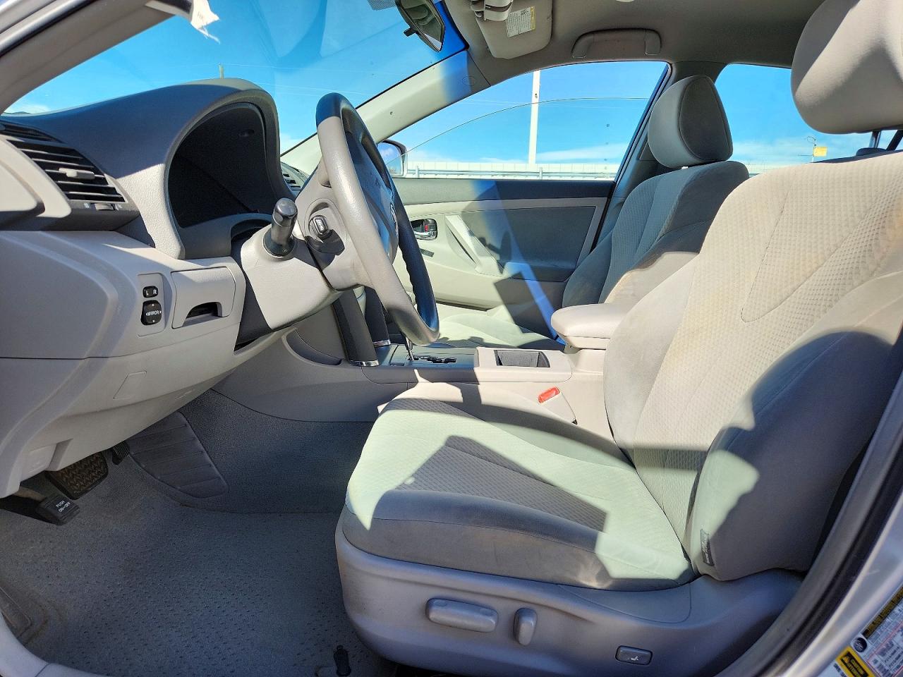 2009 TOYOTA CAMRY LE photo 19