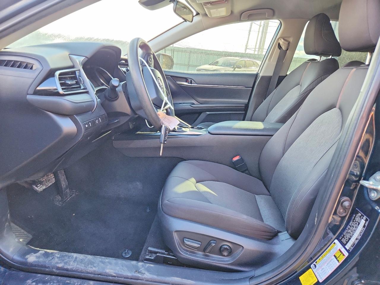 2020 TOYOTA CAMRY LE photo 7